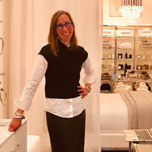 Meet your Posher, Lora